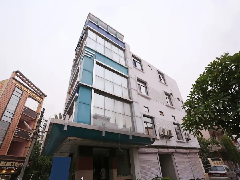 OYO 14975 City Guest House - Image 1