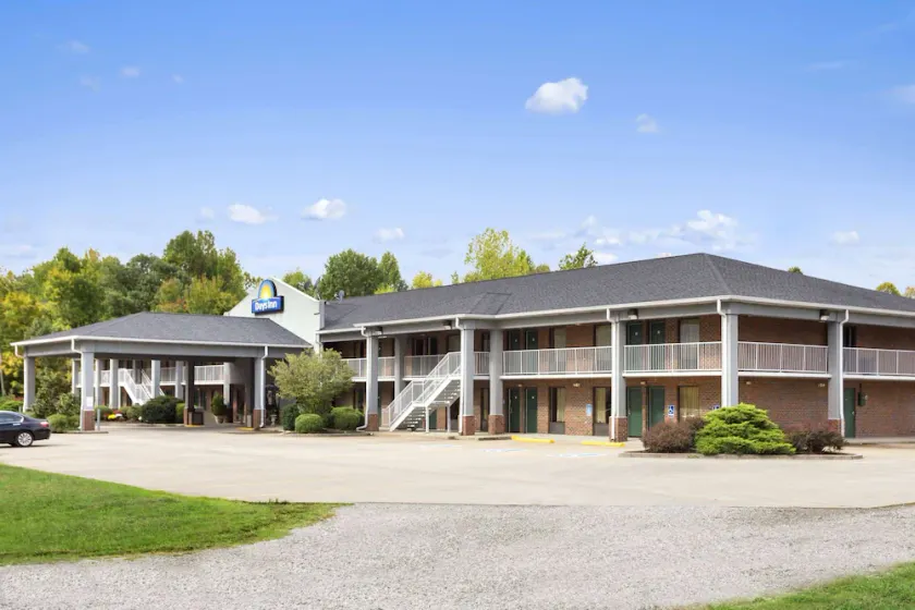 Days Inn by Wyndham Kuttawa/Eddyville - Image 1