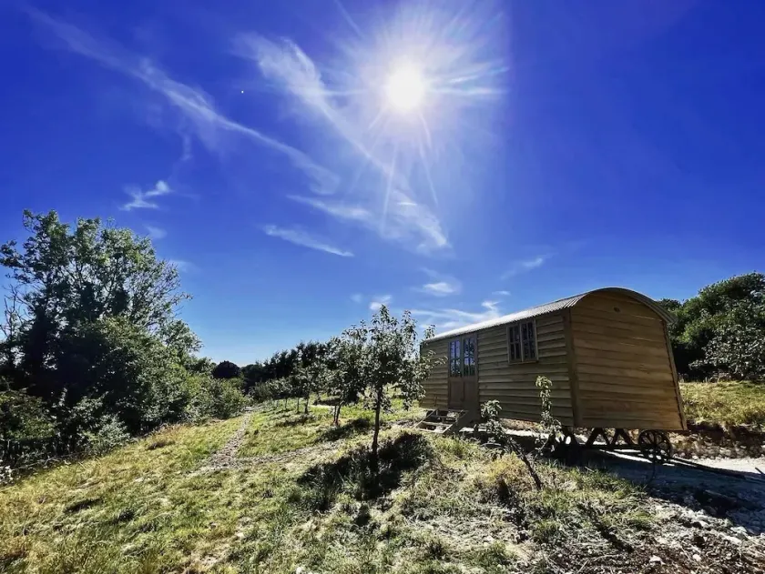 Robins Retreat - Orchard With hot tub - see Extras - Image 1