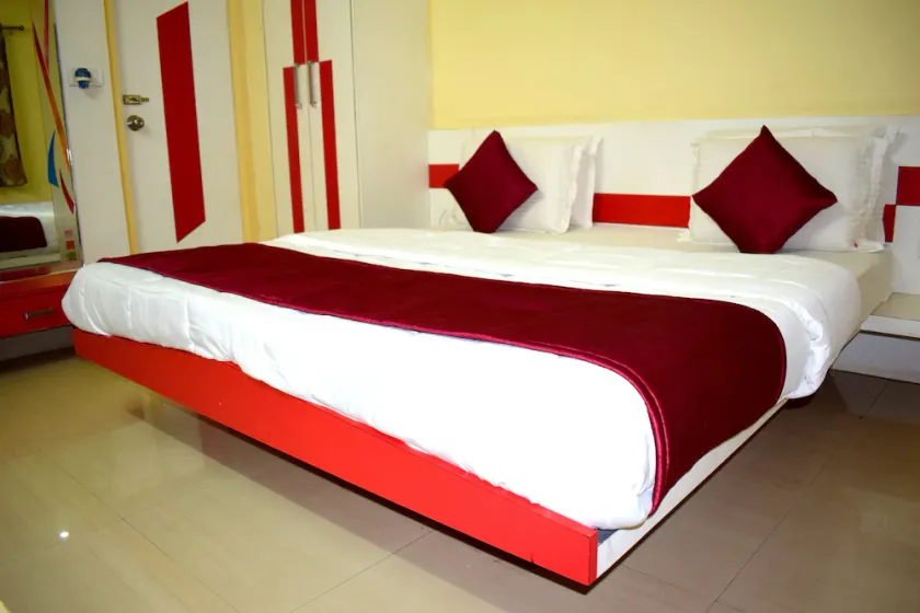 Hotel Sun Shine - Image 1