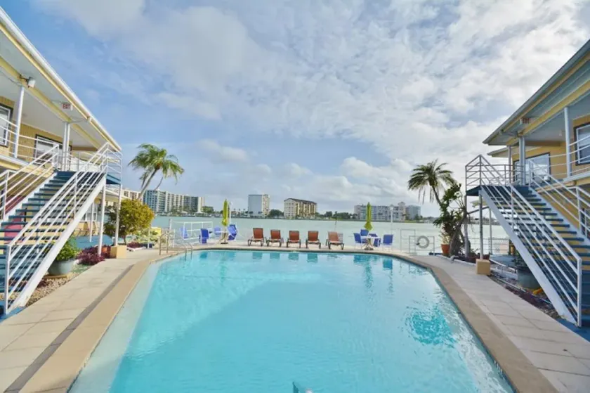 EBB Tide Hotel - Image 1