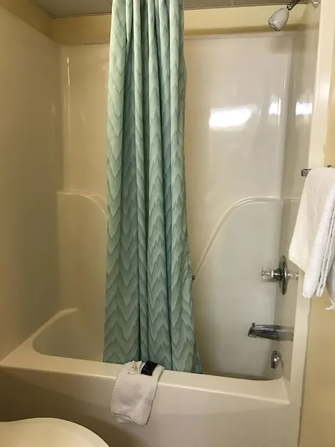 Americas Best Value Inn Centralia - Image 1