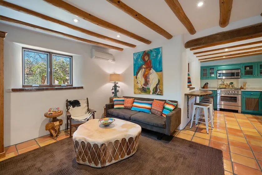 Dancing Hare - Colorful and Inviting Tesuque Home Right Next to Bishop`s Lodge - Image 1