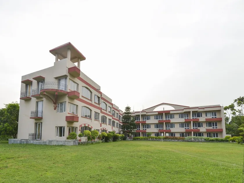 Ajoy Minar Hotel - Image 1