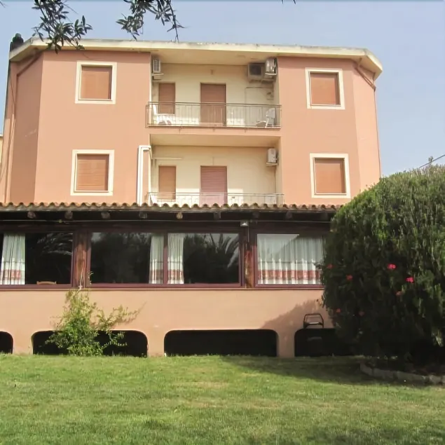 L'Hotel Casa Mia - Image 1