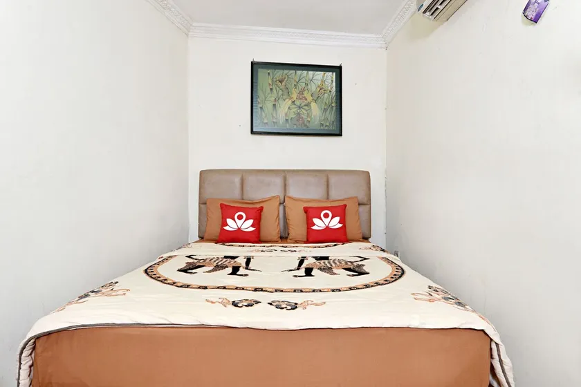 ZEN Rooms Puncak Cibogo KM 69 - Image 1