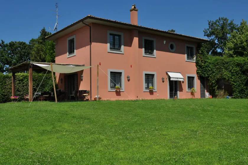 Casale vicino al Golf Nazionale - Image 1