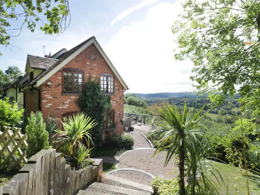 Hillview Cottage - Image 1
