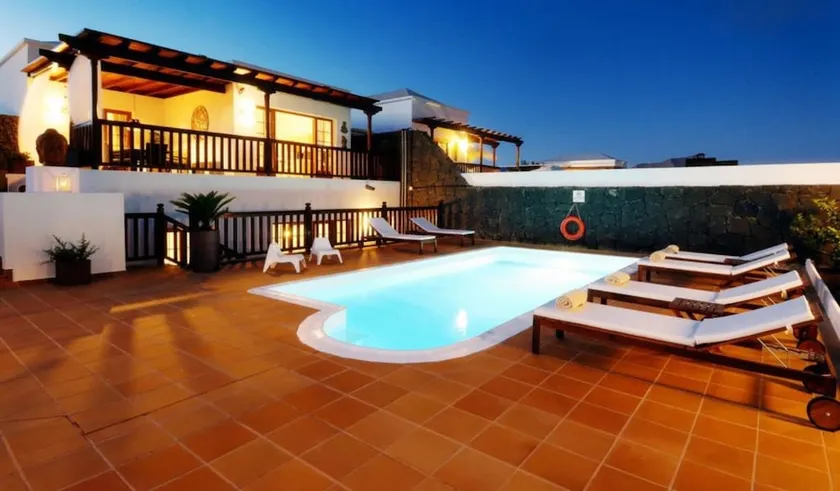 106072 Villa in Playa Blanca - Image 1