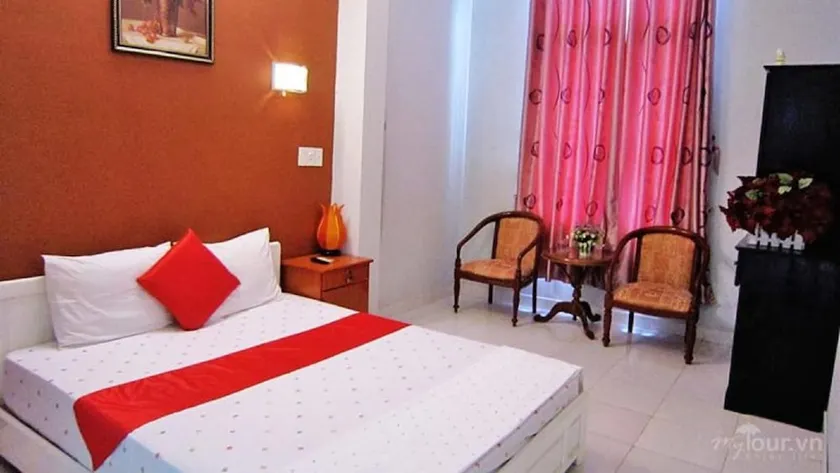 La Risa Hotel - Image 1