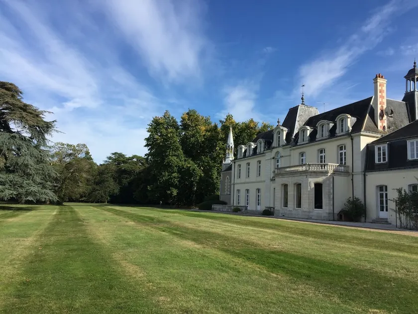 Chateau De Bois Renault - Image 1