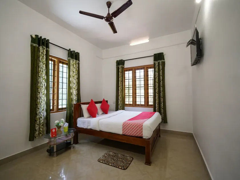 Hotel Le Grand by OYO Rooms - Image 1