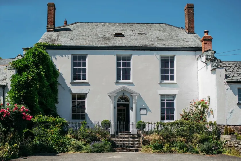 Heasley House - Image 1