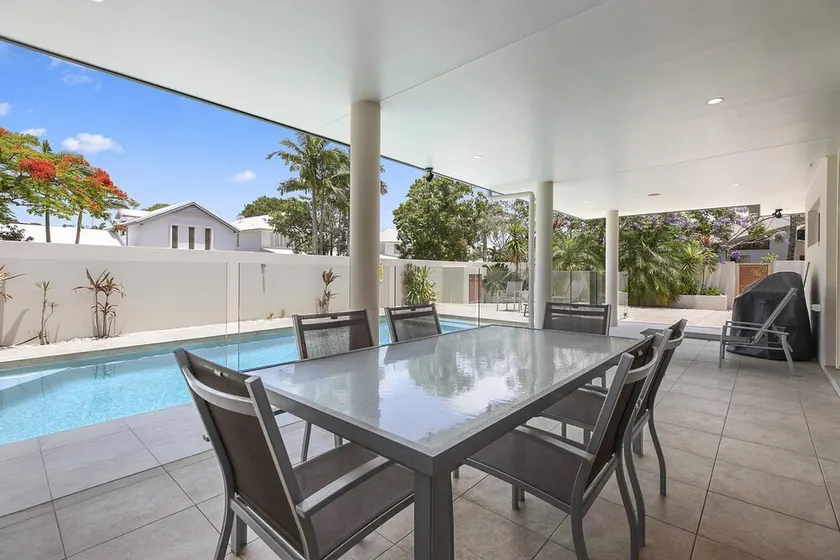 Perfect Family Holiday Home on Noosa Sound - 3 Key Court - Image 1