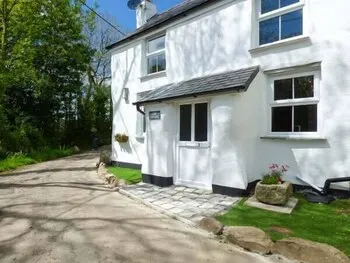 Cob Cottage - Image 1