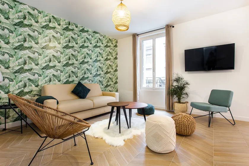 Luxury home in Paris - Image 1