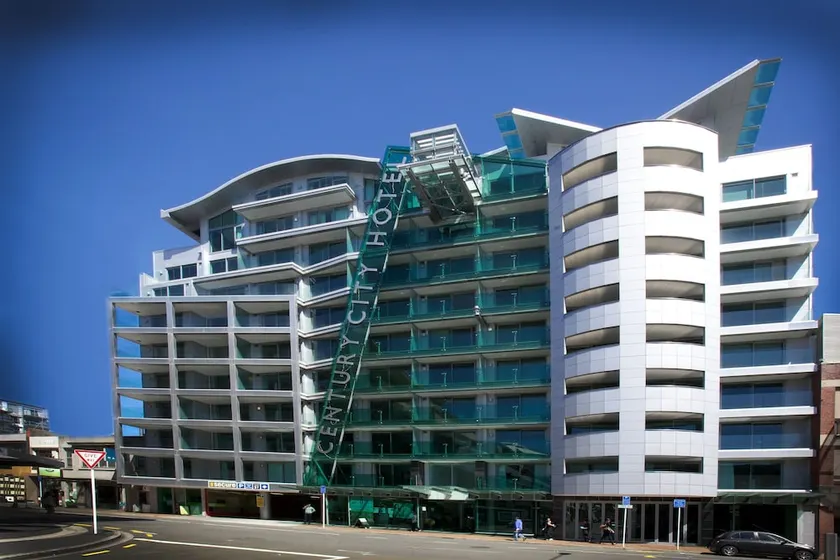 DISTINCTION WELLINGTON CENTURY CITY HOTEL - Image 1
