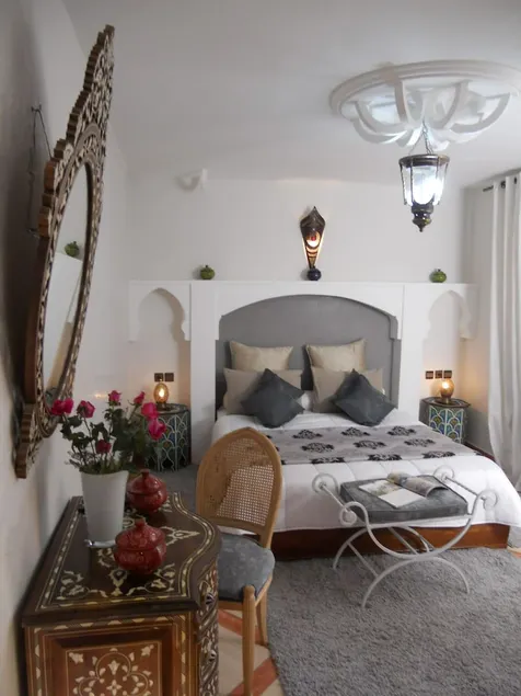 Riad Johnboy - Image 1