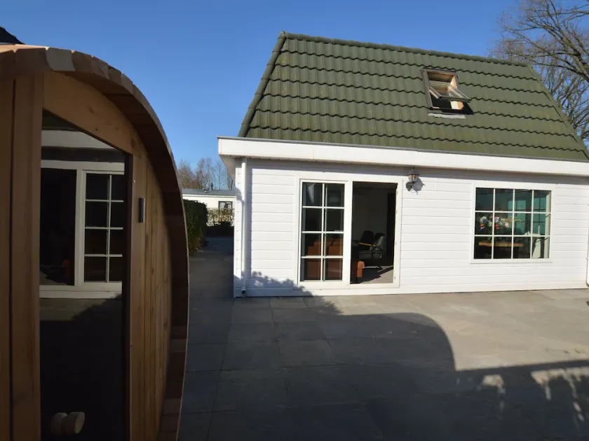 Luxuriously Furnished House With Sauna and Hot Tub Near the Efteling - Image 1