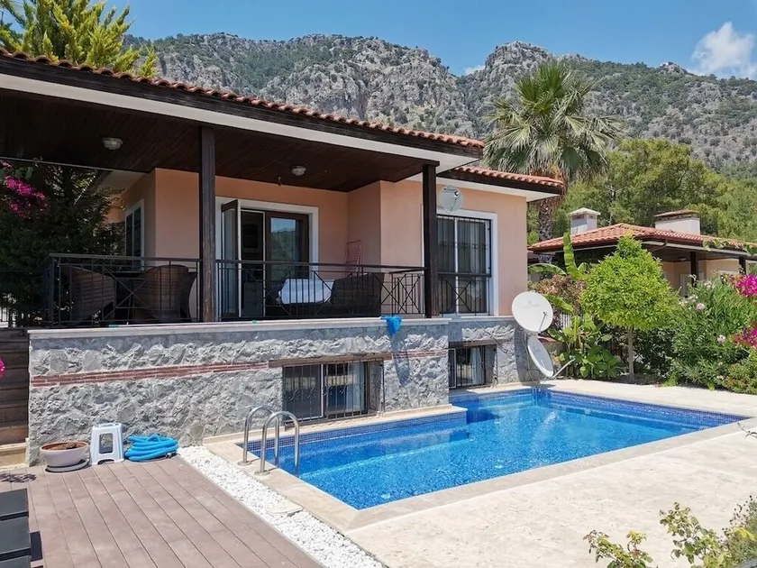 Villa Redpine 5 - Image 1