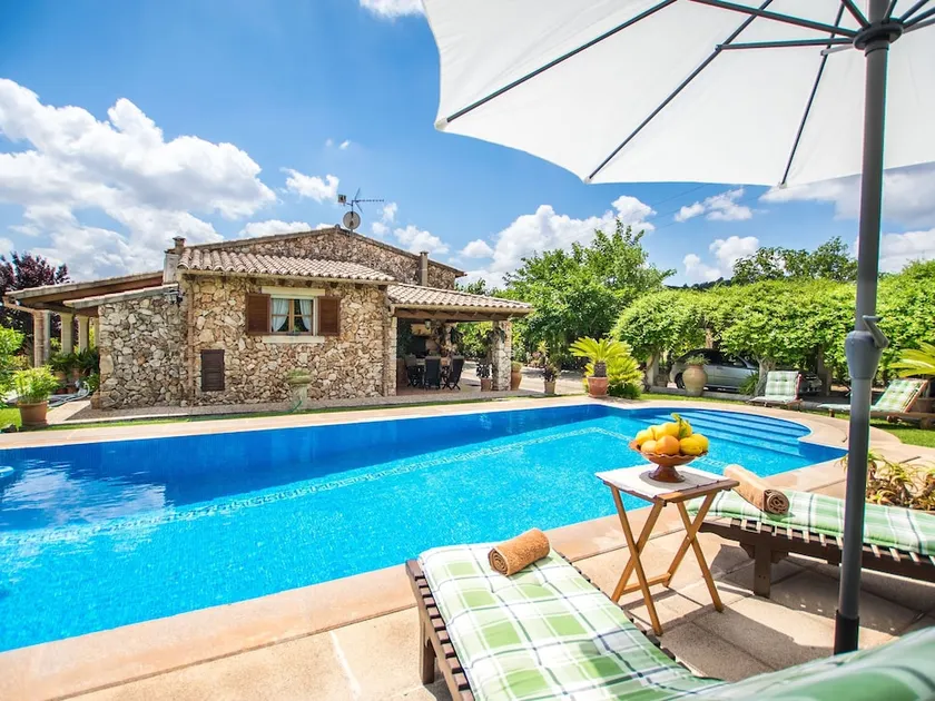 Beautiful stone house with a private swimming pool and a large garden - Image 1