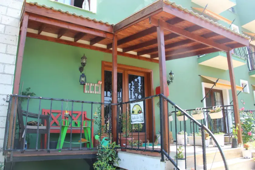 Secluded Apart Surrounded by Nature in Selcuk - Image 1