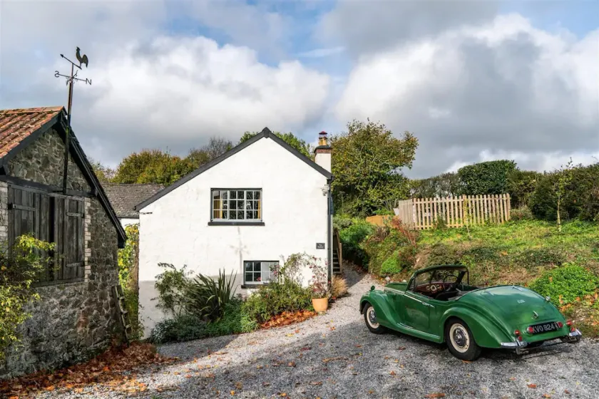 The Stables - Charming 15th-century Rural Bolthole - Image 1