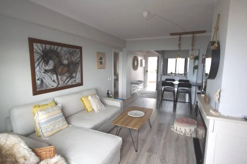 Sunny ocean view apartment with swimming pool - Image 1