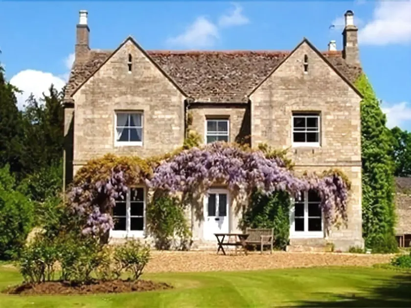 Castle Farm Guest House - Image 1