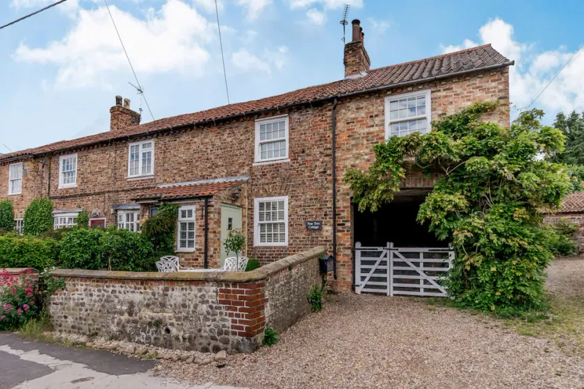 Pear Tree Cottage - Image 1
