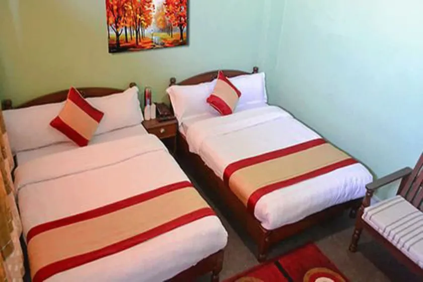 Hotel Mount Everest - Image 1