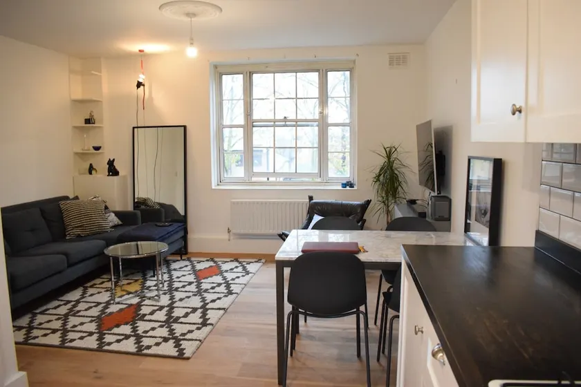 Apartment in Clapham - Image 1