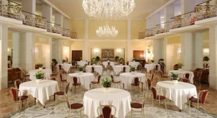 Grand Hotel Hermitage - Image 1
