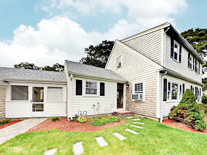 Corner Lot 4br W/ Canoe & Bikes, Walk To Long Pond 4 Bedroom Home - Image 1