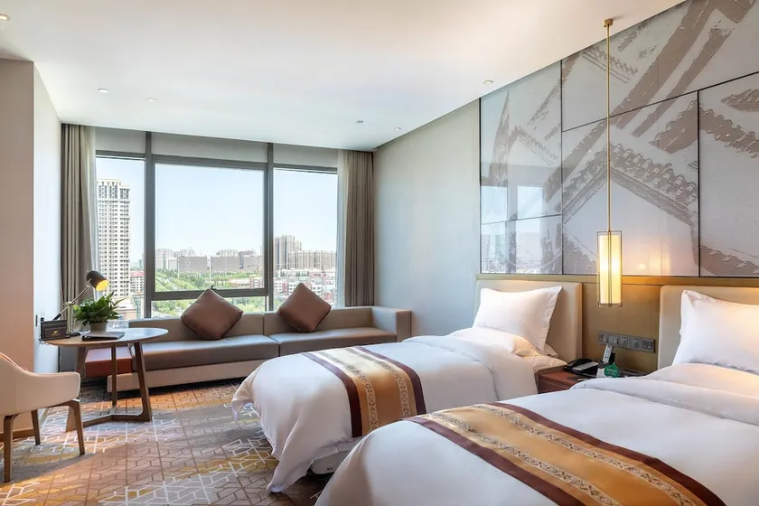 Datong Xinyu Crown Hotel - Image 1