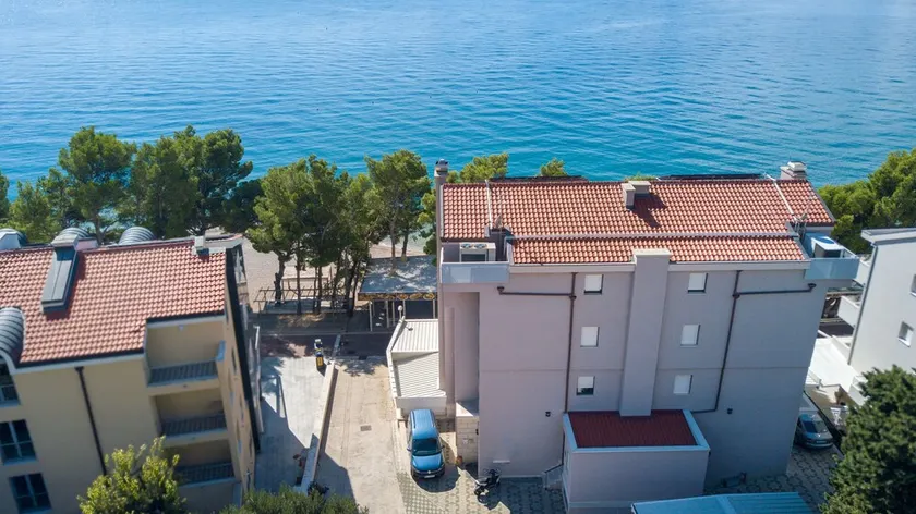 Makarska Beach Apartment Lucija - Image 1