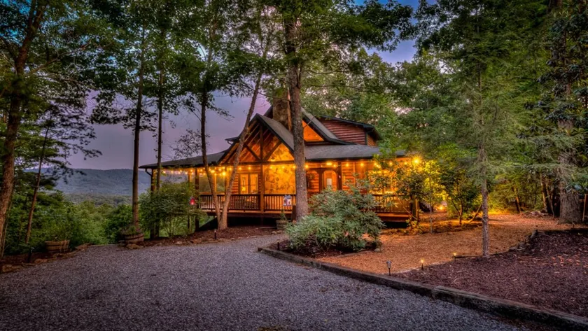 Cabane conviviale et familiale avec terrasse, barbecue et jacuzzi | Vue montagne | Avec animaux autorisés - Image 1