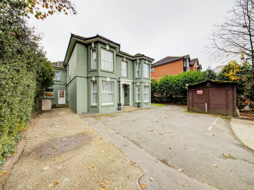 The Regents Guest House - Image 1