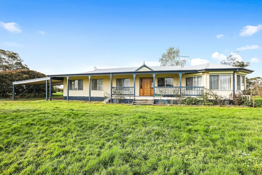 Yarragon 4 Bedroom House in Gippsland - Image 1