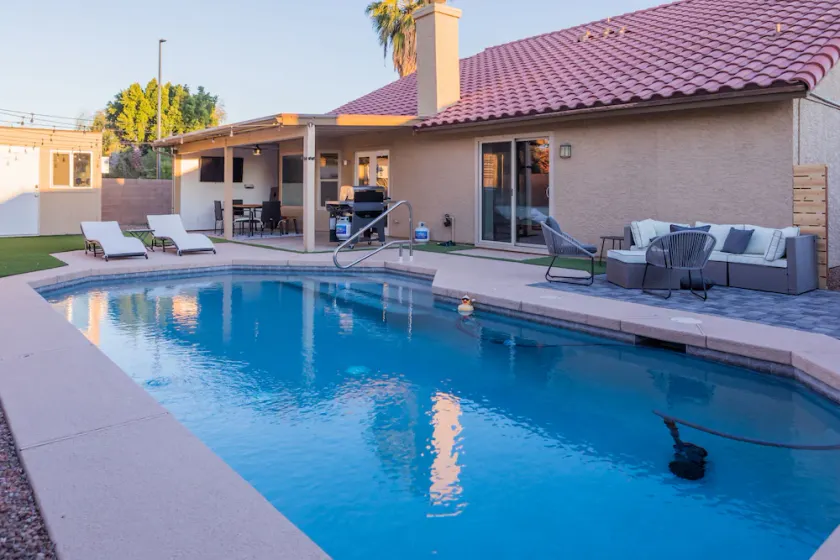 1158 Gilbert - Image 1