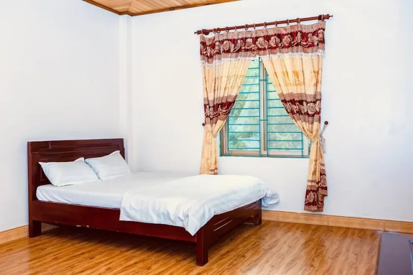 Hùng Thinh Hotel - Image 1