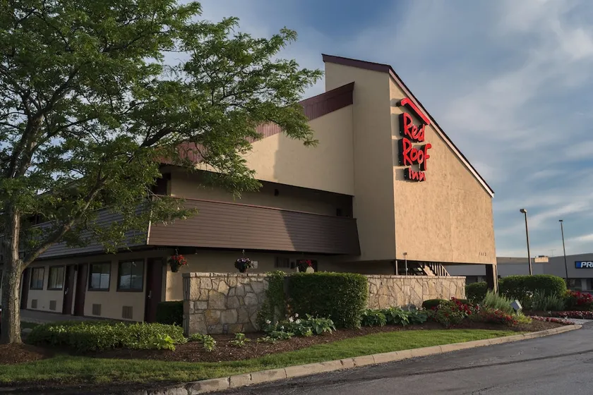 Red Roof Inn Chicago - Downers Grove - Image 1