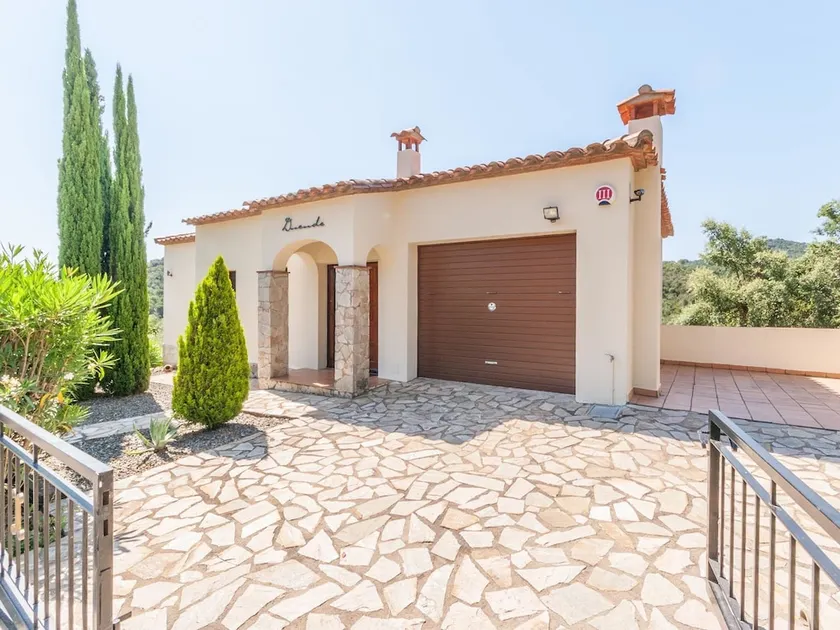 Villa in Calonge with Pool and Mountain Views - Image 1