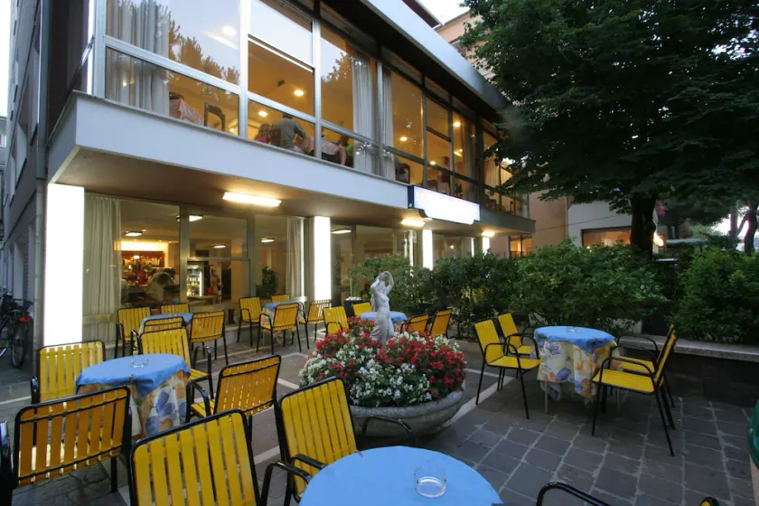 Mon Hotel - Image 1
