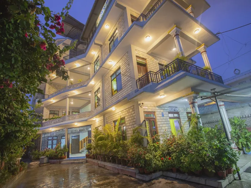 Hotel Center Inn Lake By OYO Rooms - Image 1