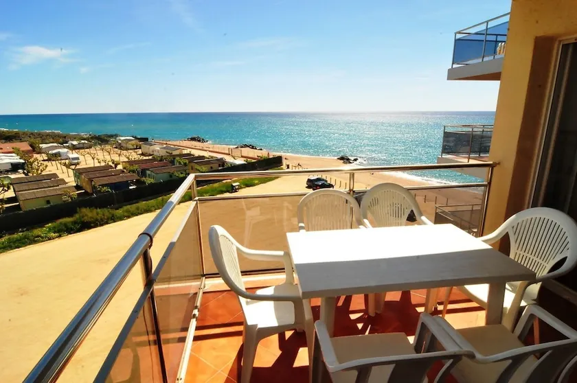 HomeHolidaysRentals Bon Repos - Image 1