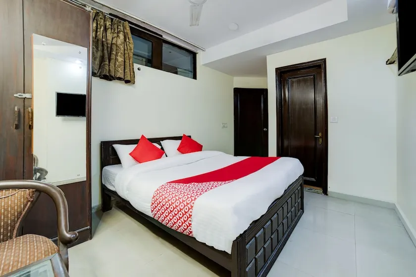 Krishna Residency by OYO Rooms - Image 1
