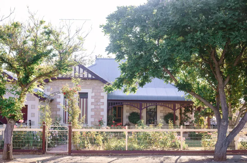 Strathbourne Accommodation - Hamilton House - Image 1