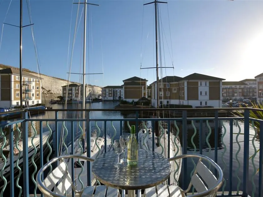 Cozy Apartment in Brighton Near Sea - Image 1