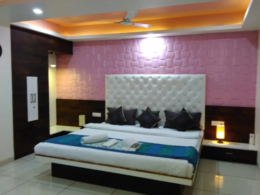 Sigma Inn Hotel by Sky Stays - Image 1